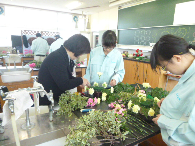 フラワー装飾の実技指導